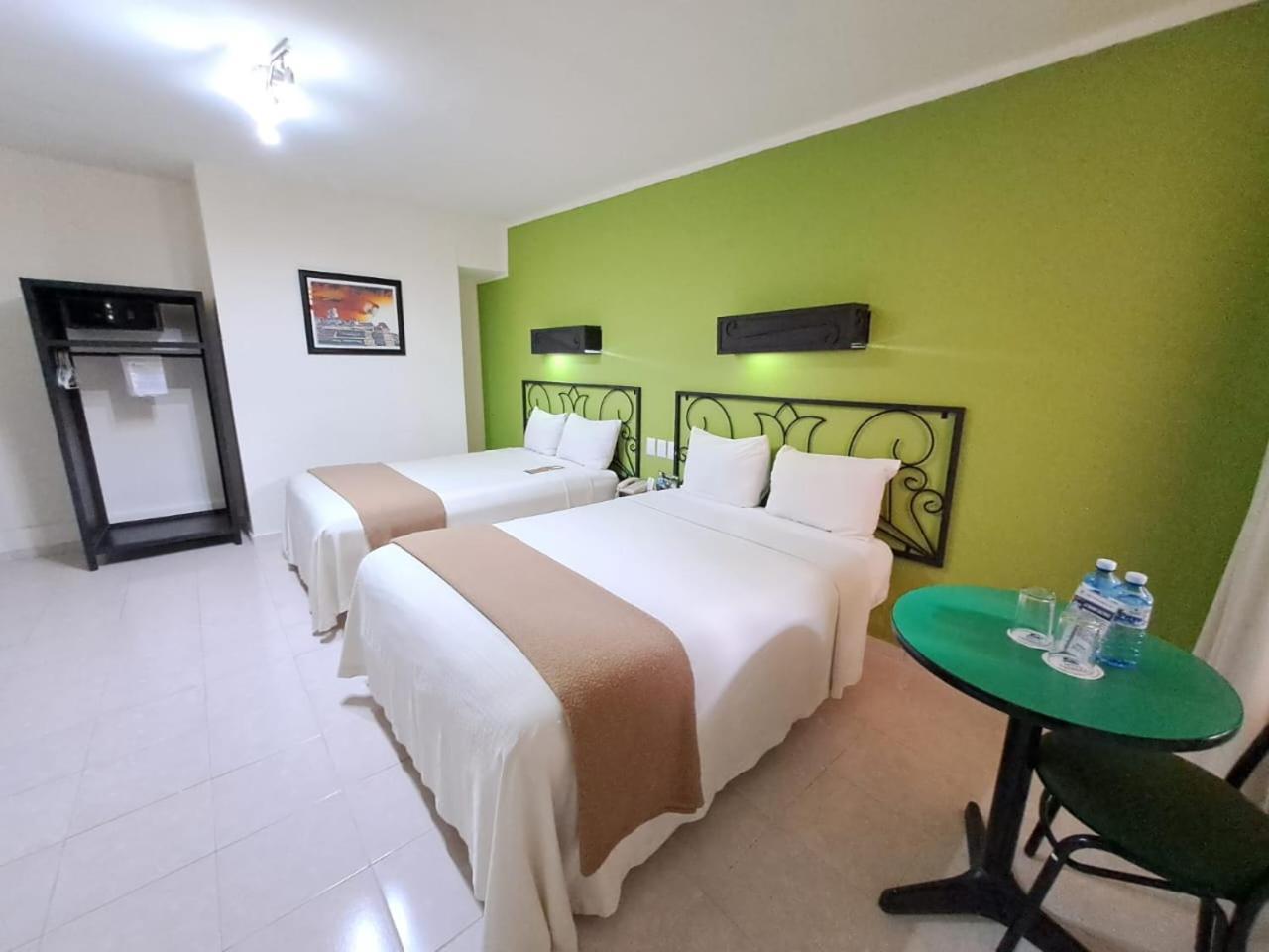 Maya Tulipanes Express Palenque Rum bild